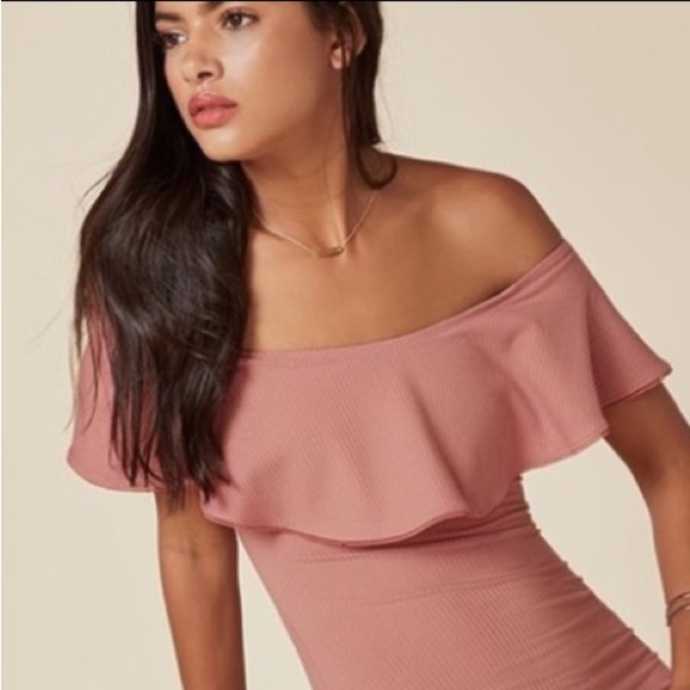 Reformation banana ribbed off-shoulder dress /
Sezane